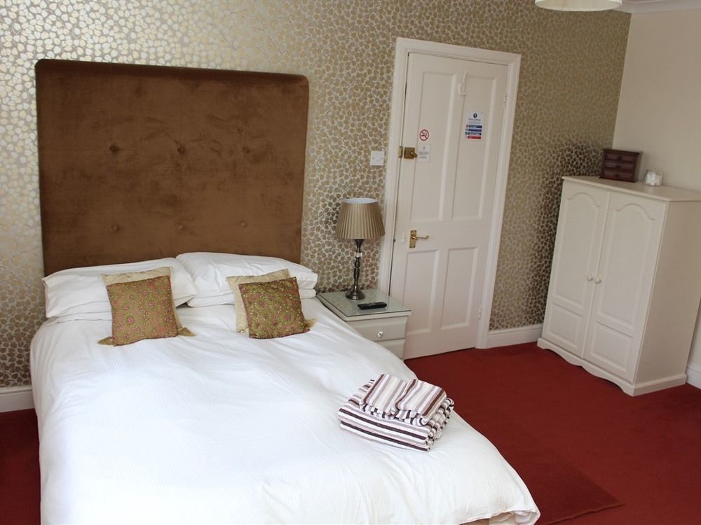 Laurels Guesthouse Witney Exterior foto