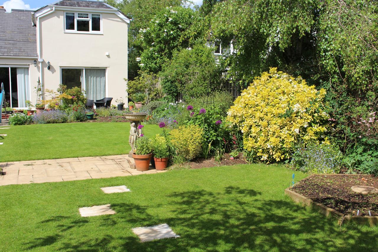 Laurels Guesthouse Witney Exterior foto